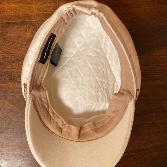 White Cap - Picture 4 of 4